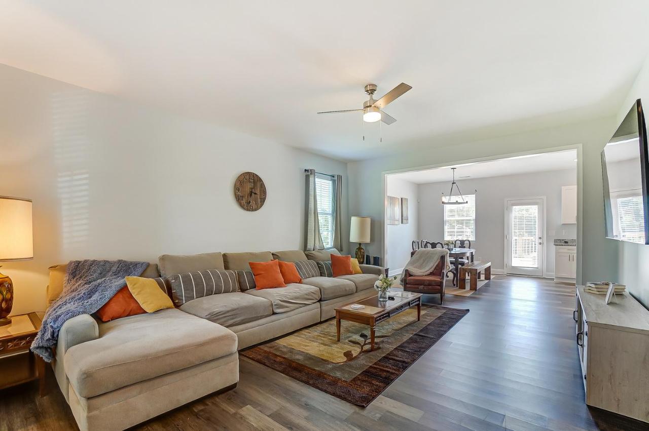 Casa de férias New!! Cozy In Charlotte, Near White Water Center, Uptown & Airport! *