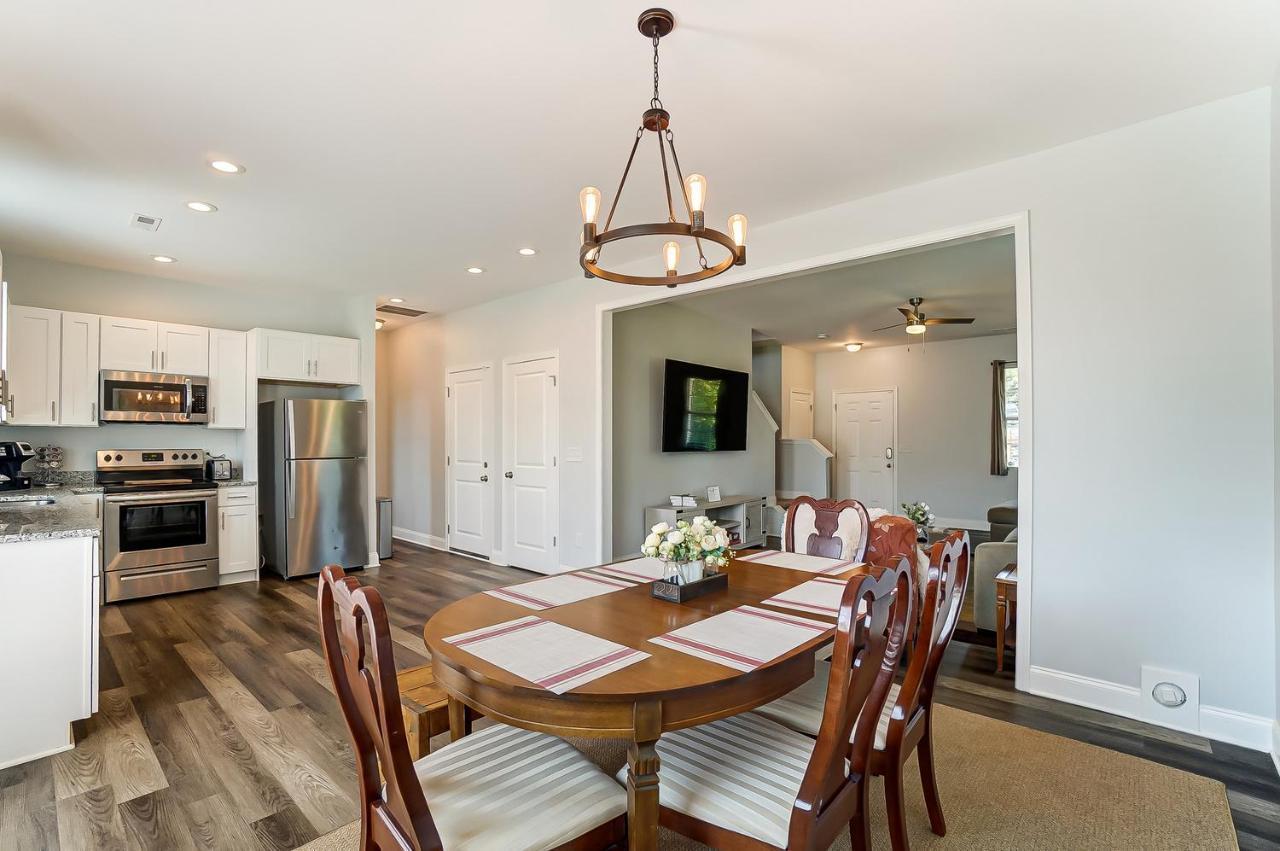 Casa de férias New!! Cozy In Charlotte, Near White Water Center, Uptown & Airport! Charlotte