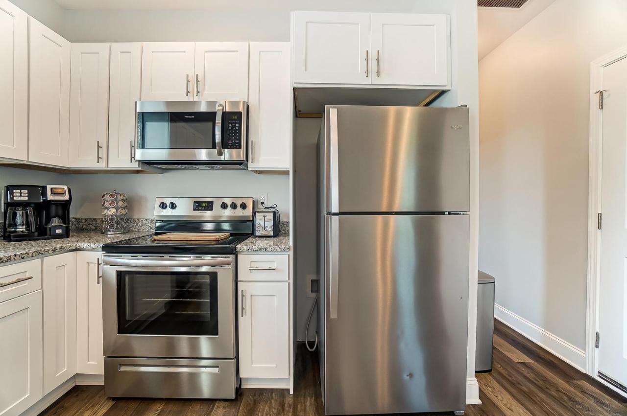 Casa de férias New!! Cozy In Charlotte, Near White Water Center, Uptown & Airport! *