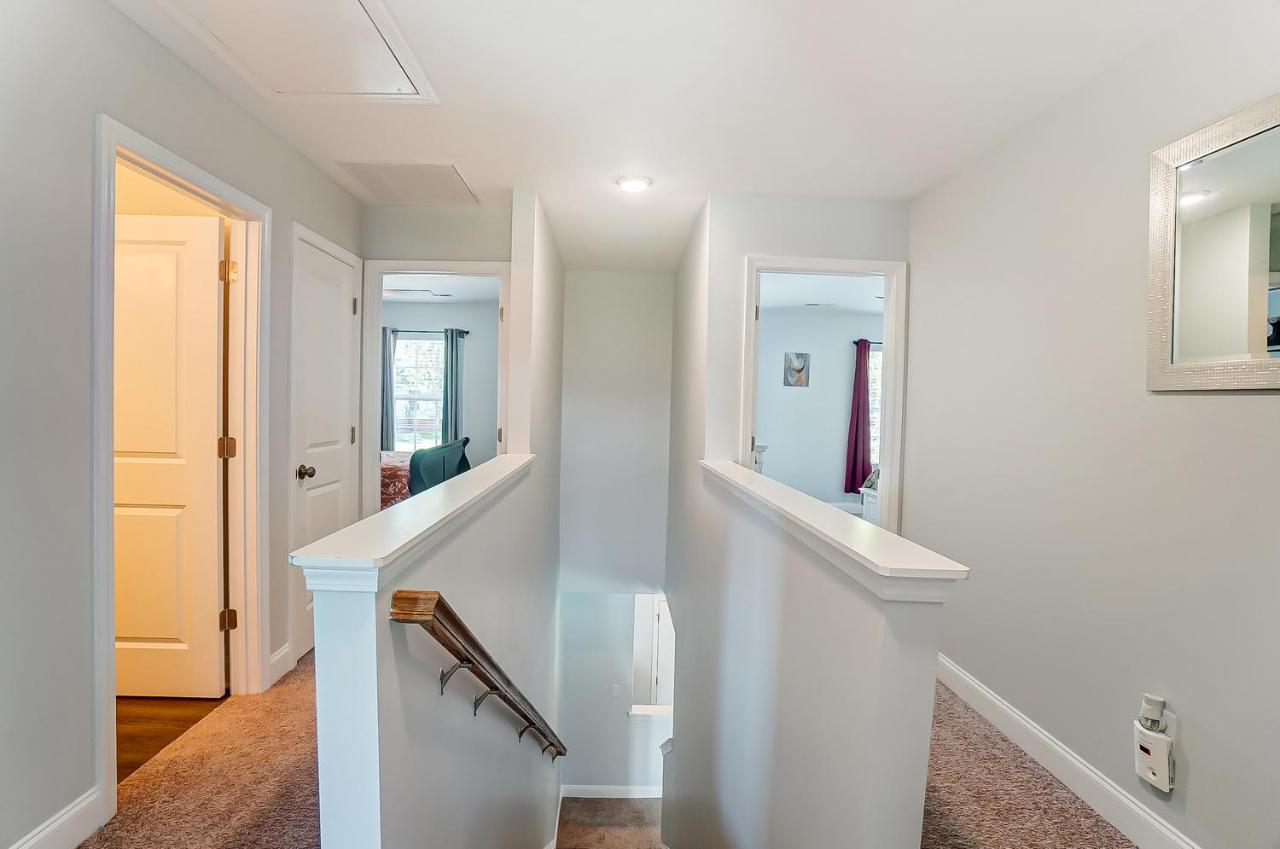 Casa de férias New!! Cozy In Charlotte, Near White Water Center, Uptown & Airport!