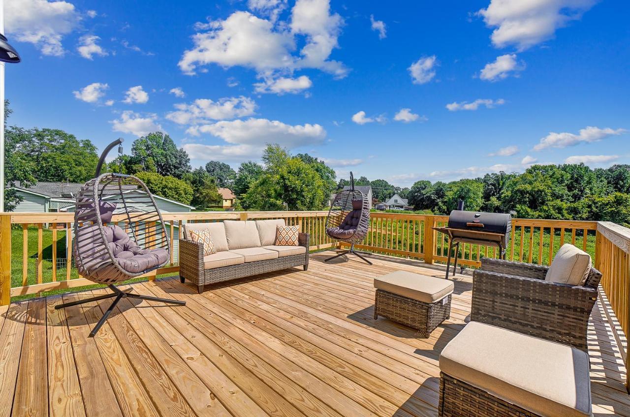 Casa de férias New!! Cozy In Charlotte, Near White Water Center, Uptown & Airport! Charlotte